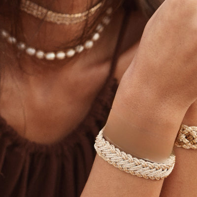 Pulsera Azal – tejido sfifa con líneas oblicuas · hecha a mano en Marruecos
