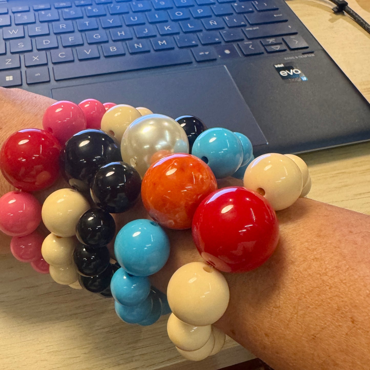 Pulsera Fucsia Esfera Roja - Resina Italia