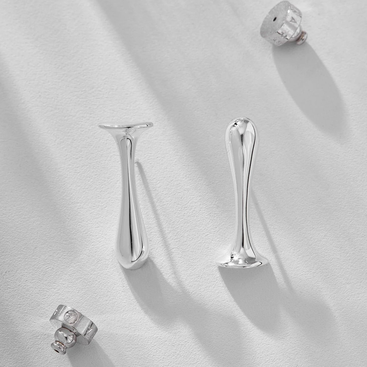 Aros Chuvisco S bañados en oro y plata, diseño minimalista contemporáneo – Trovare Chile