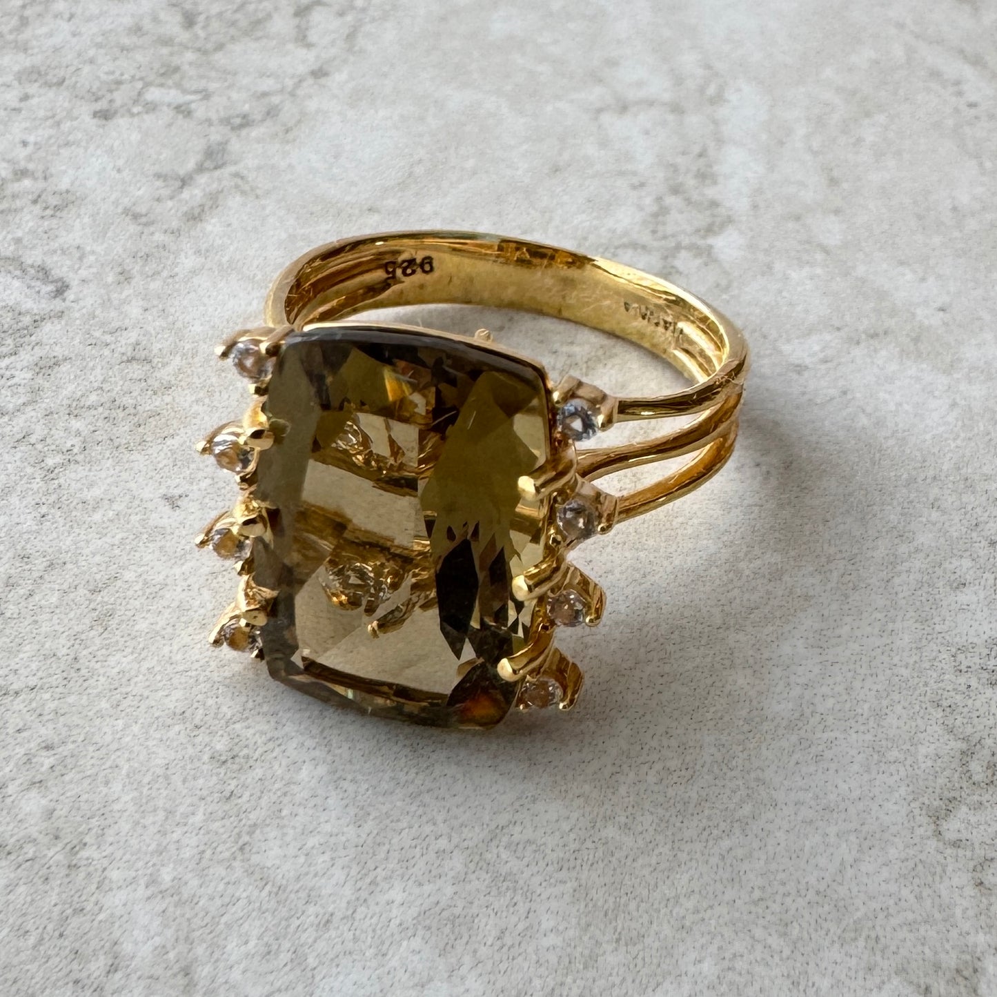 Anillo Vermeil Transparenza con Olive Quartz | Oro 18k sobre Plata 925