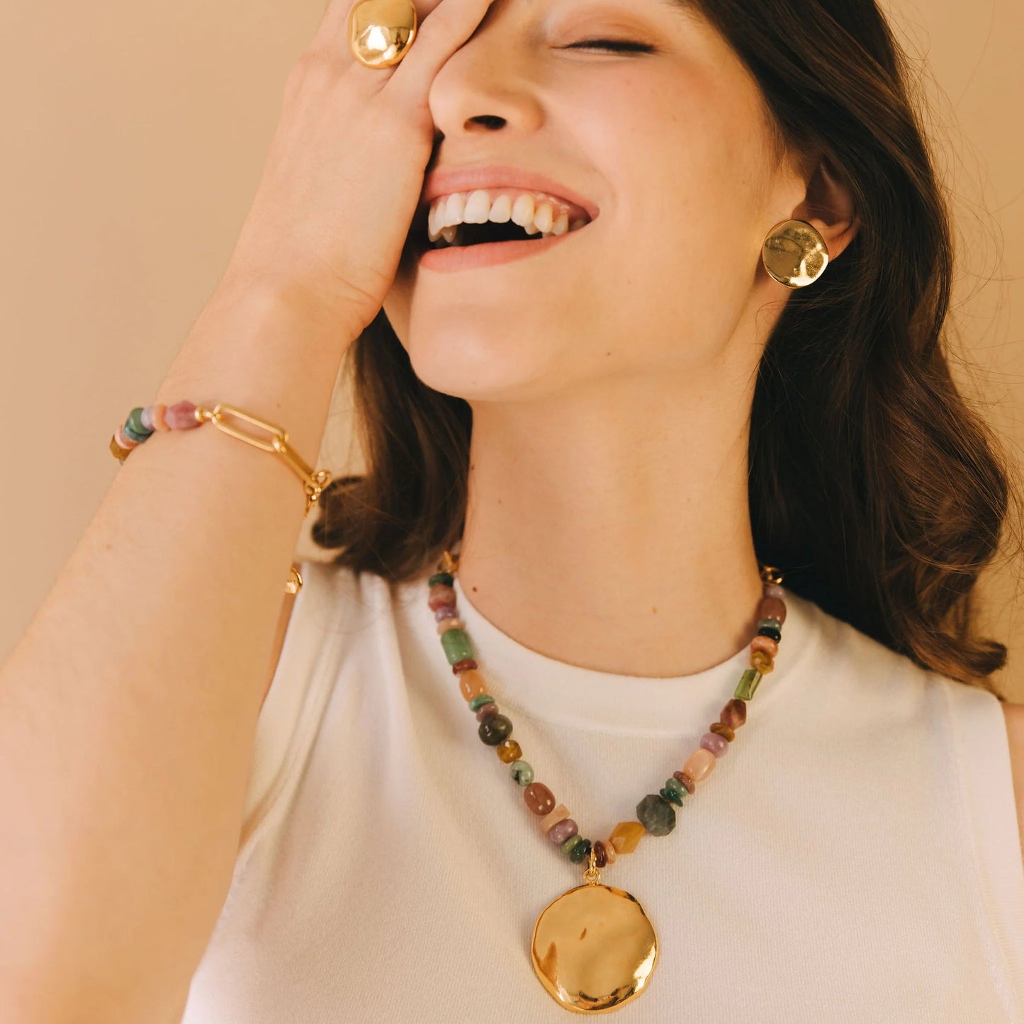 Collar con Piedras y Baño de Oro 24k