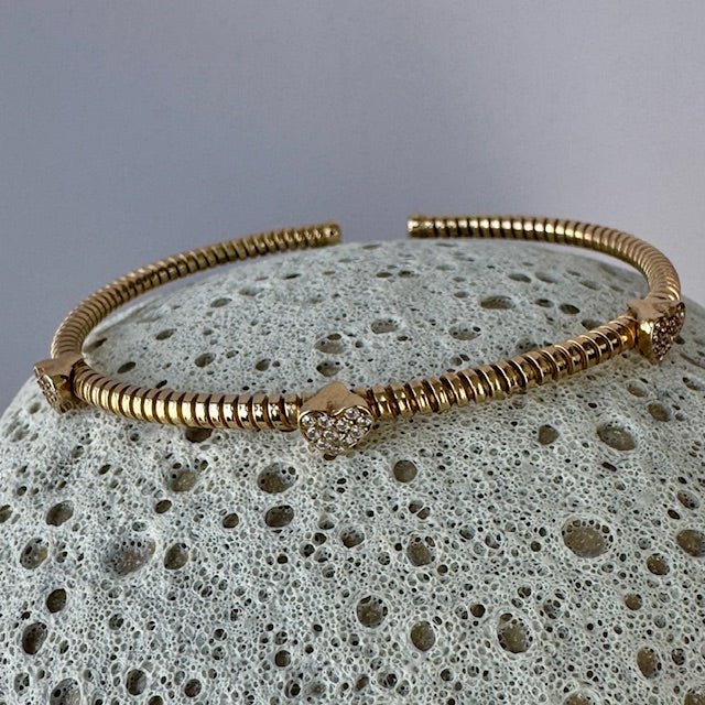 bangle o pulsera italiana plata 925 baño oro con circones cúbicos, oro vermeil diseño corazón