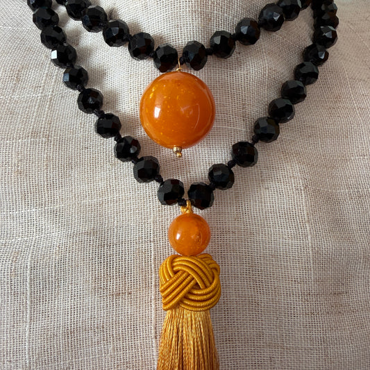 collar cristal resina tassel negro caramelo dorado