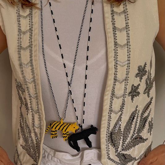 Collar Tigre de mostacillas – vista 2 – Trovare Chile