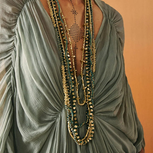 Collar artesanal Noorani Neckstring de diseño elegante y femenino