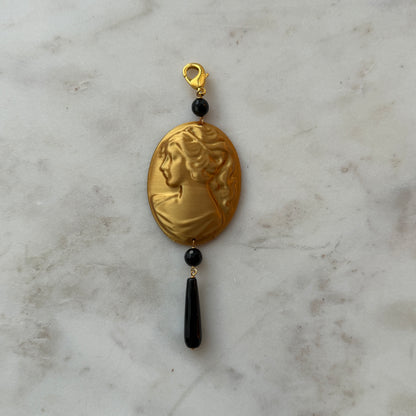 Dije Cameo Italiano Dorado – Collar Elegante Mujer