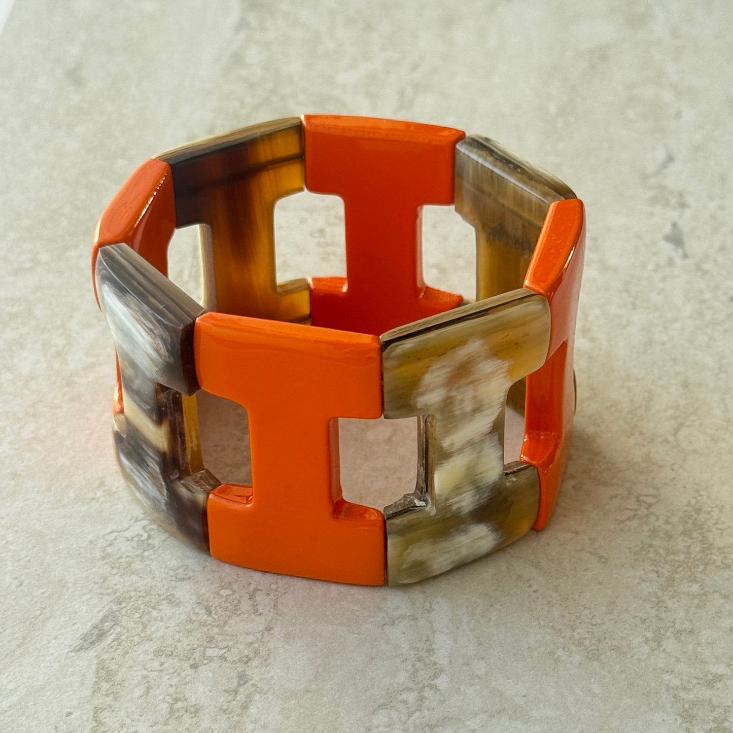 Pulsera H Naranja - Hecha en Resina