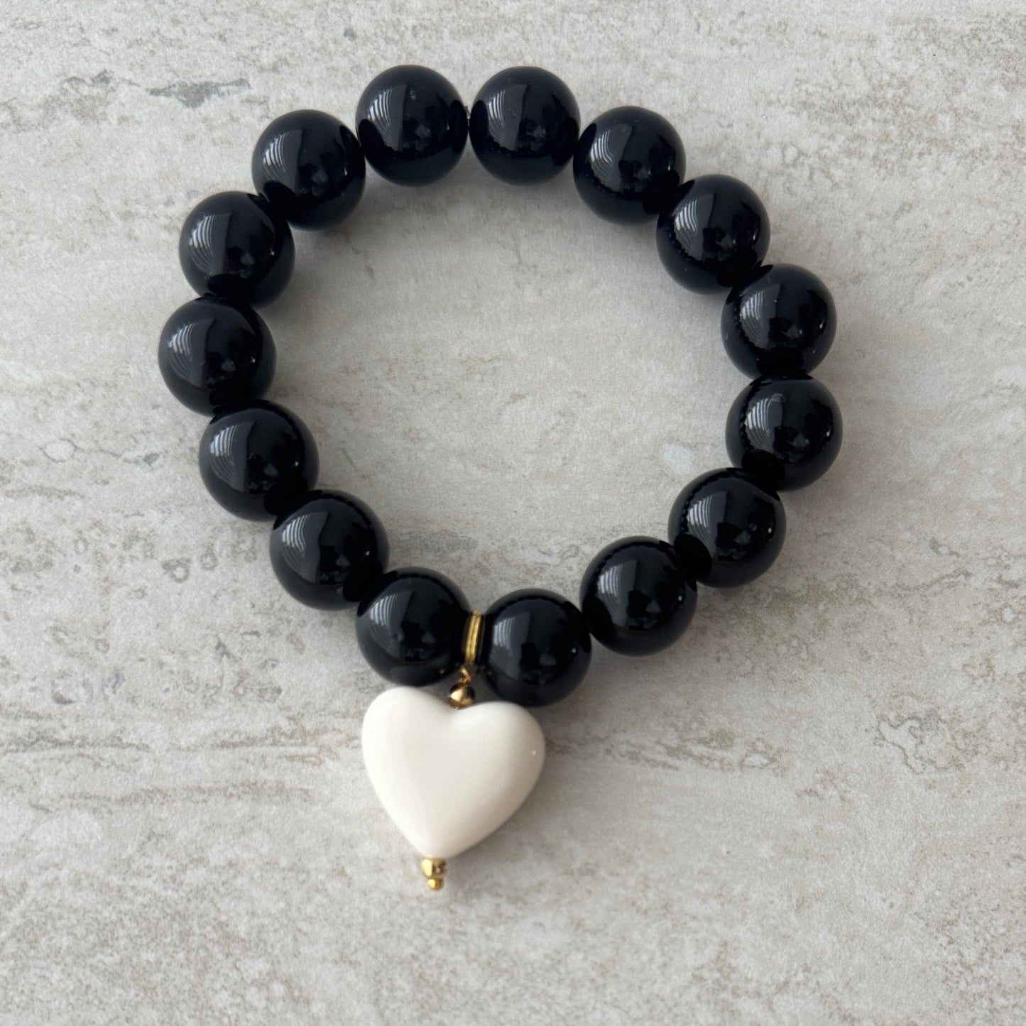 Pulsera Negra Corazón Blanco - Resina Italia