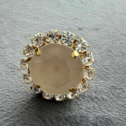Anillo blanco con cristales – vista adicional