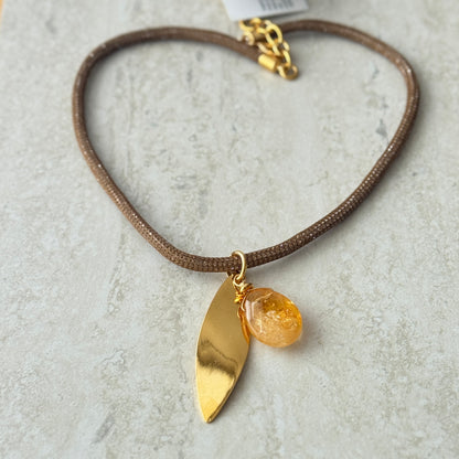 Collar con Citrino y Hoja 24k