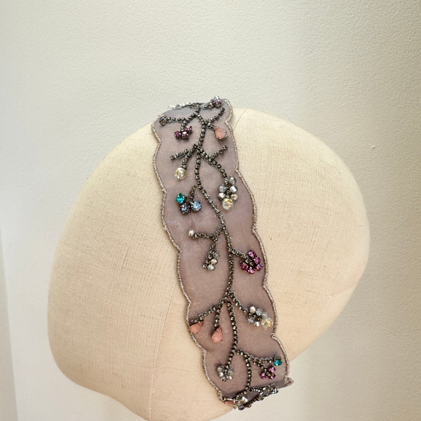 Cintillo Bordado Calm