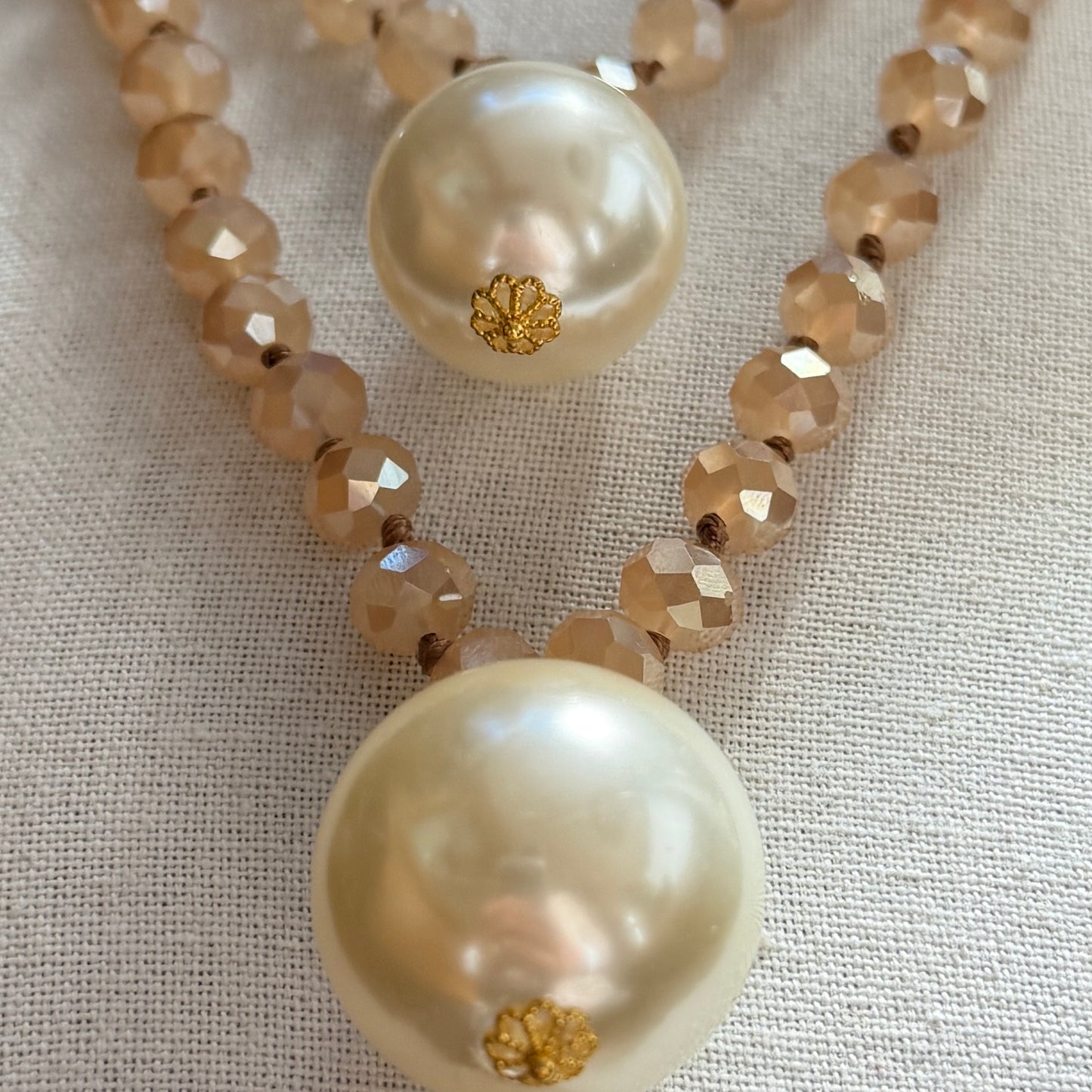 Collar Sfera Cristal Ivory y Resina Perla