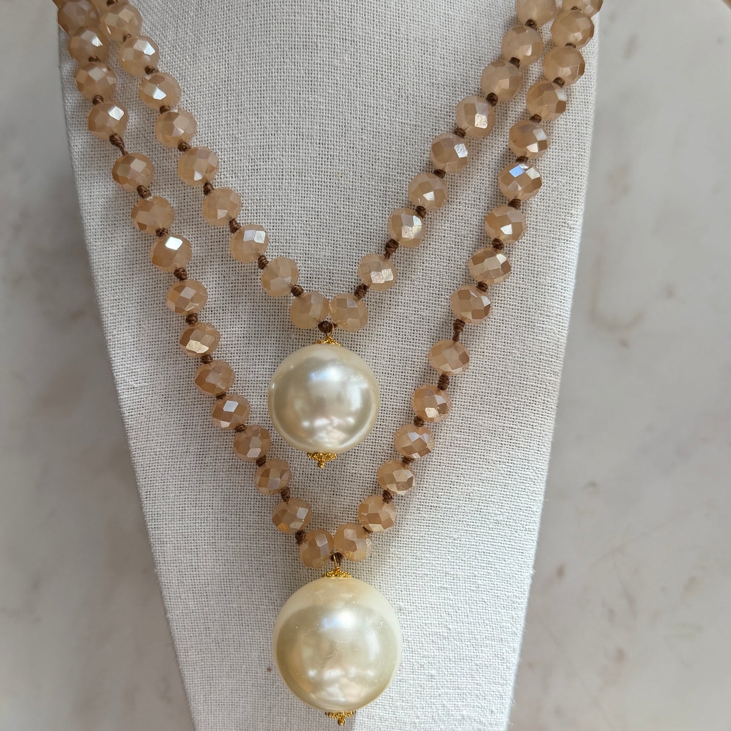Collar Sfera Cristal Ivory y Resina Perla