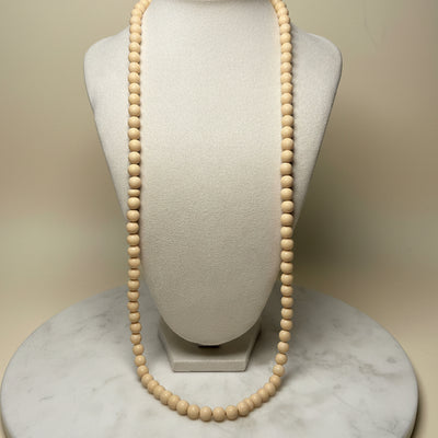 Collar de resina italiana marfil 86 cm – Trovare Chile