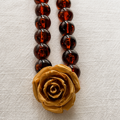 Collar Camelia Tartaruga Resina Italiana