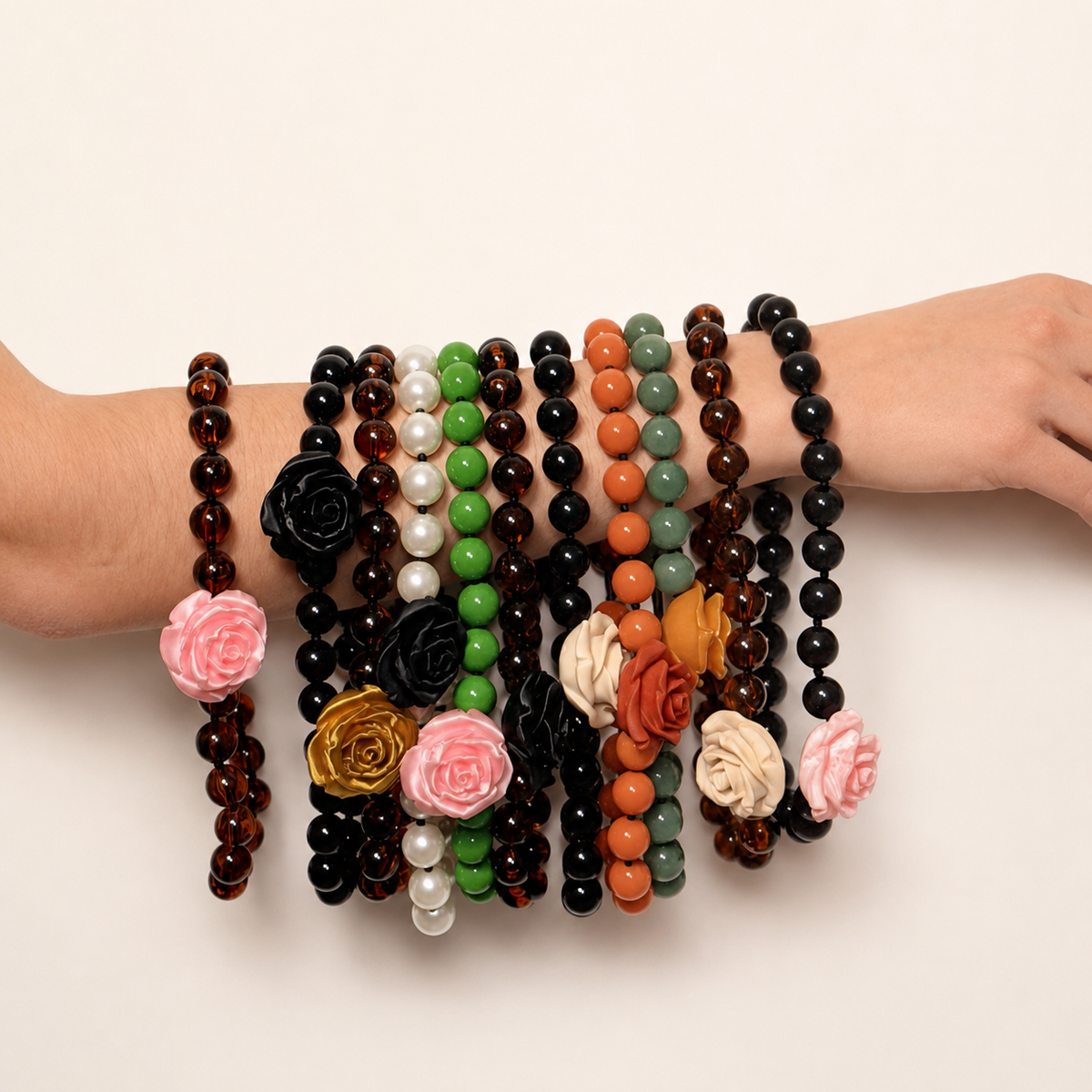 Collares Camelia de resina italiana hechos a mano – Trovare Chile