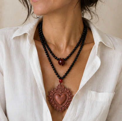 Collar Cuore Sacro Terra Grafito de resina italiana – Trovare Chile