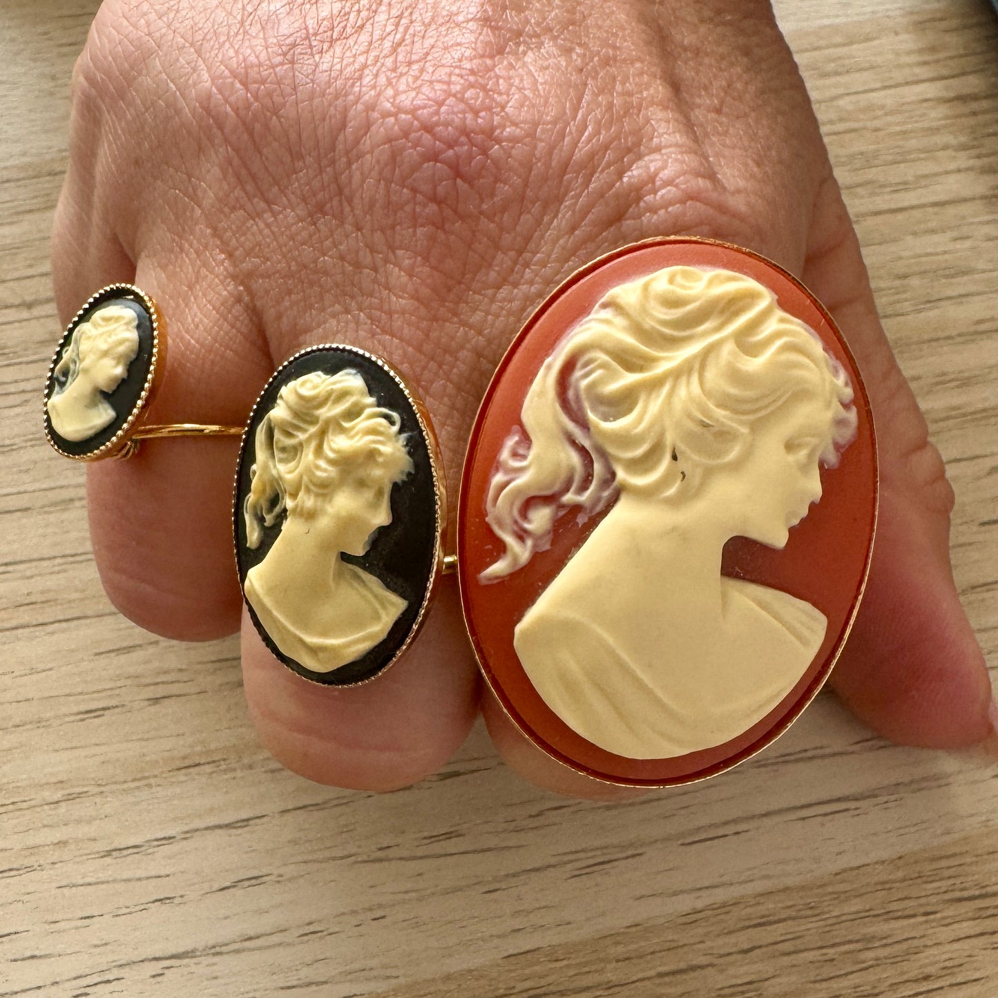 Anillo Cameo Negra Pequeño - Resina - Hecho en Italia