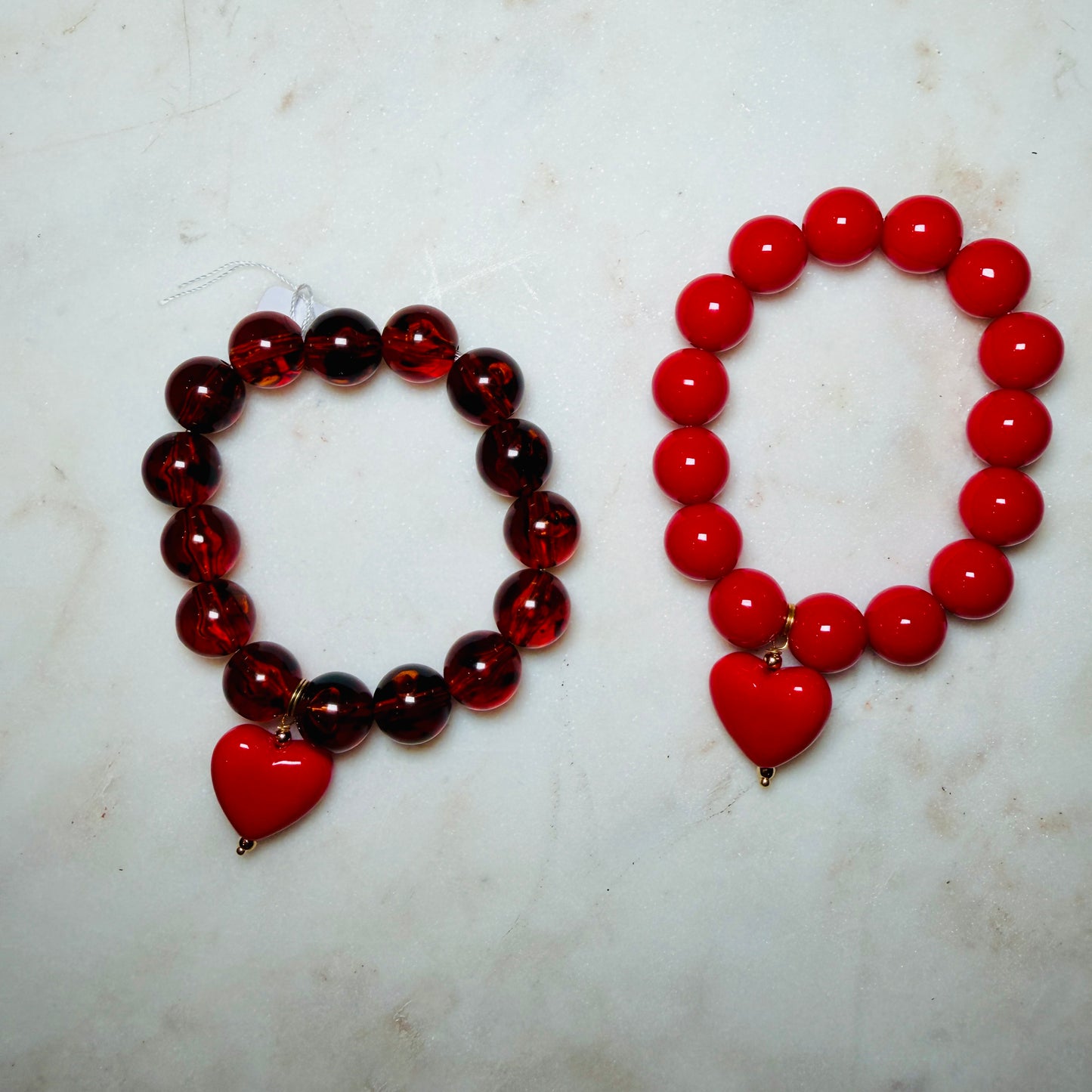 Pulsera de Resina Italiana Roja con Corazón  Rojo