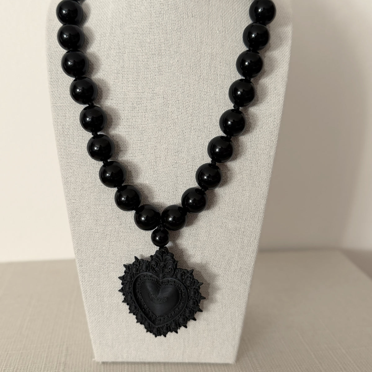 Collar Cuore de resina – vista 6 – Trovare Chile