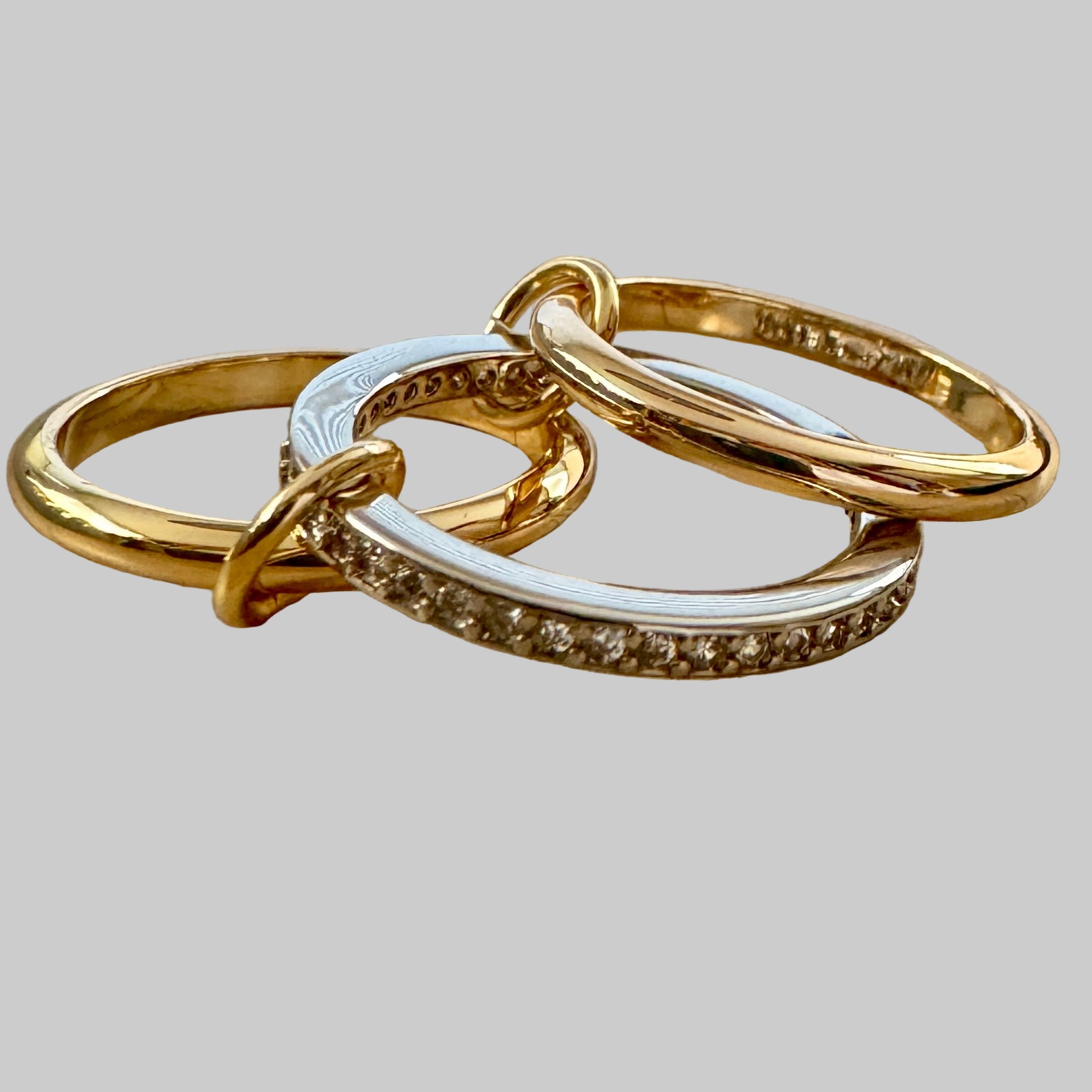 ANILLO VIRAL TRES UNIDOS