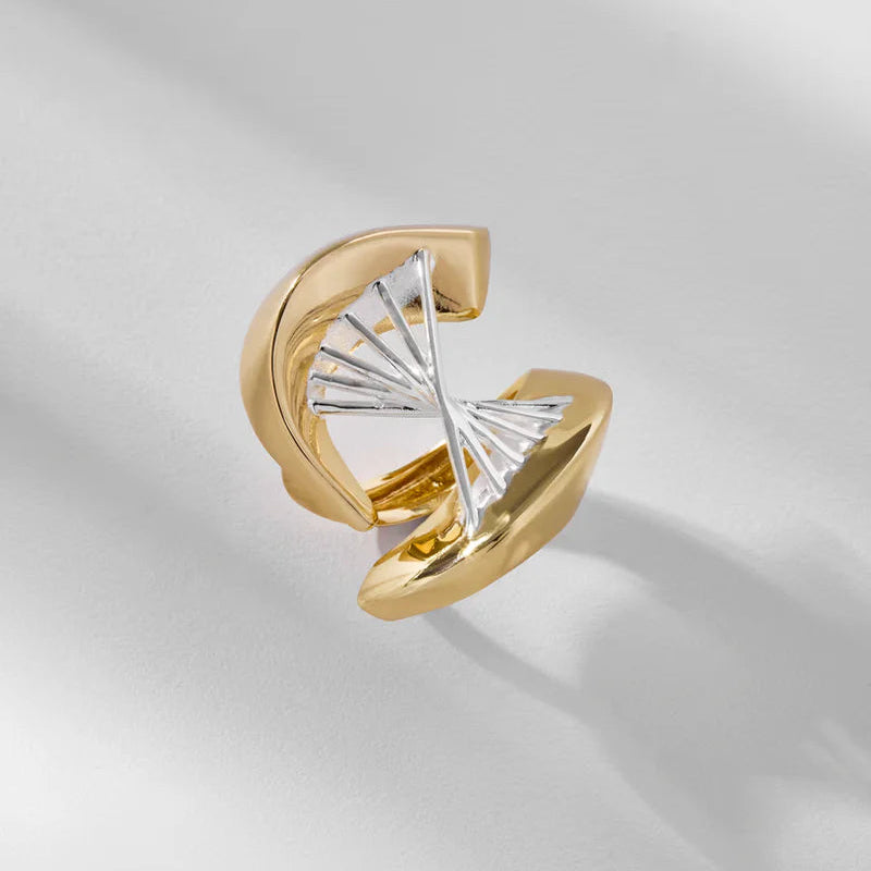 Anillo Abstract Curves bicolor oro y plata – Trovare Chile