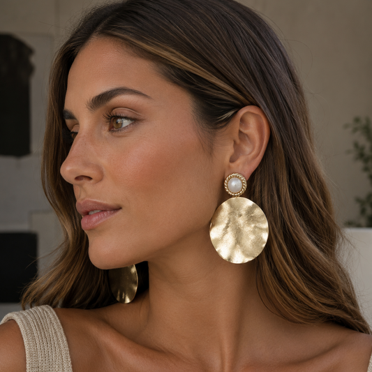 Mujer moda aros dorados grandes 