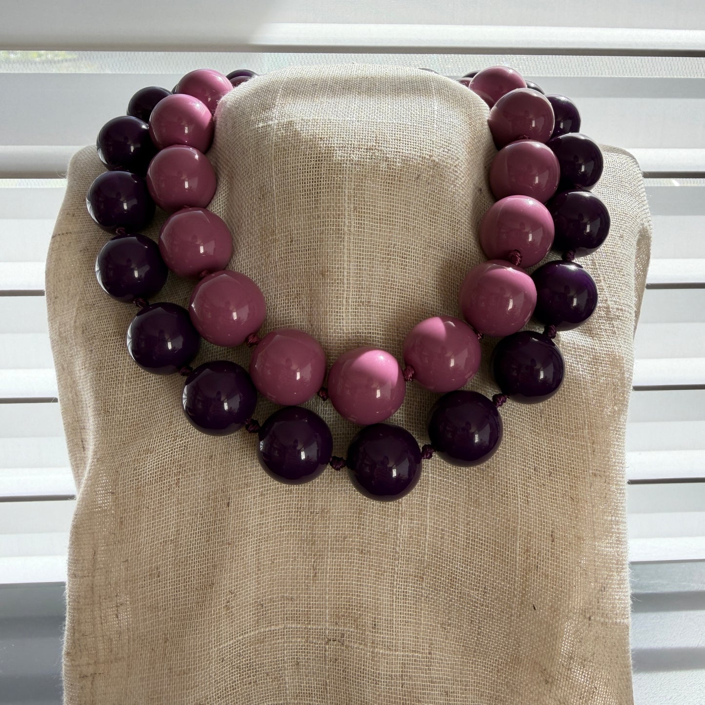 Collar Esfera Resina Morado - Hecho en Italia