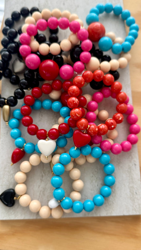 Pulsera Beige Corazón Negro - Resina Italia