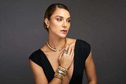 Aros Ellie – Minimalismo y Elegancia Italiana en Oro 18K