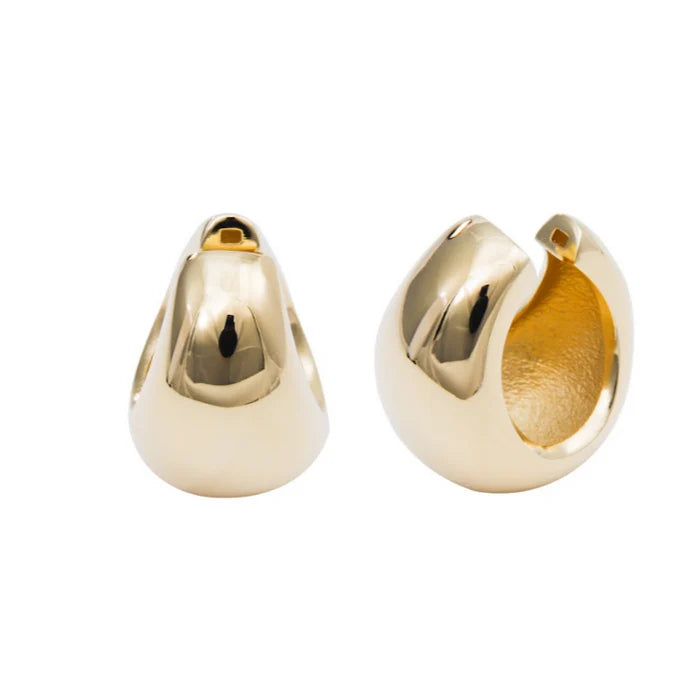 Detalle del piercing Clarear dorado con diseño fino – Anna Prata | Trovare Chile