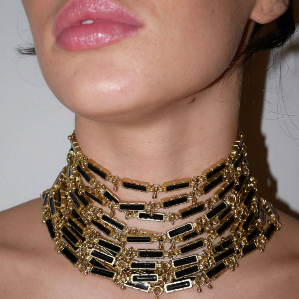 Choker negro esmaltado hecho en India varias vueltas 