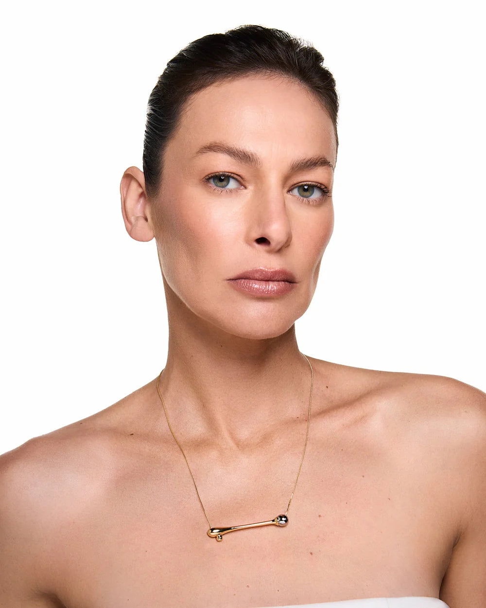 Collar Gota dorado con colgante alargado inspirado en gotas de lluvia