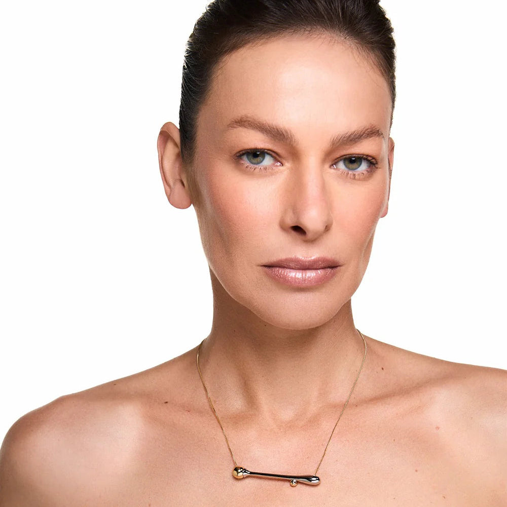 Collar Gota dorado con colgante alargado inspirado en gotas de lluvia