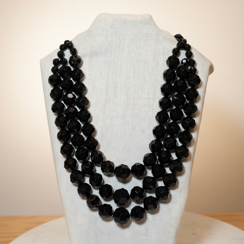	Collar en busto