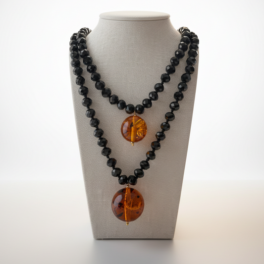 Collana Sfera – Collar Artesanal de Cristal y Resina Negro Ambar