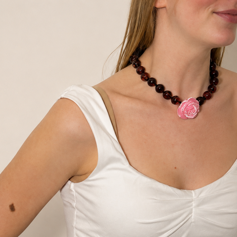 Collares Camelia de resina italiana en colores – Trovare Chile