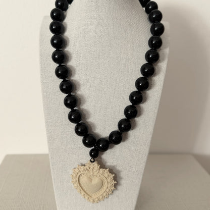 Collar Cuore de resina – vista 3 – Trovare Chile