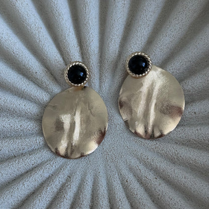 Aros Aimee Baño de Oro 18K con Resina Negra