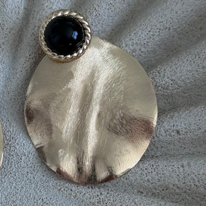 Aros Aimee Baño de Oro 18K con Resina Negra