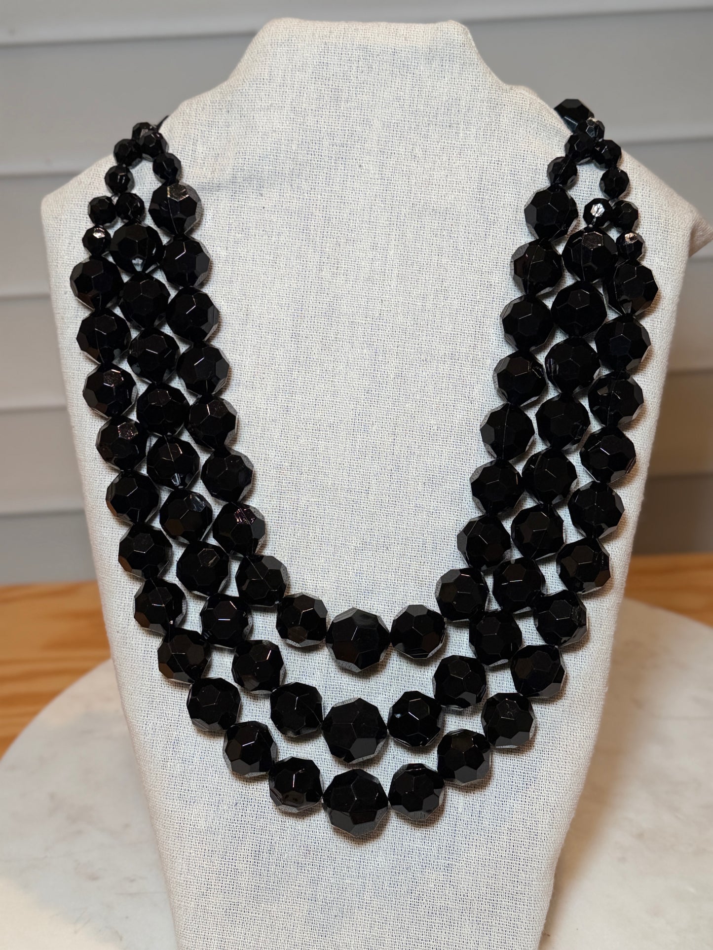 Collar Sfaccetta – Nero tres filas
