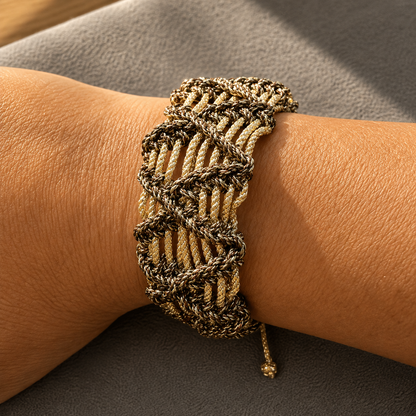 Pulsera Dama Gold Silver Choco Brown en muñeca – Trovare Chile