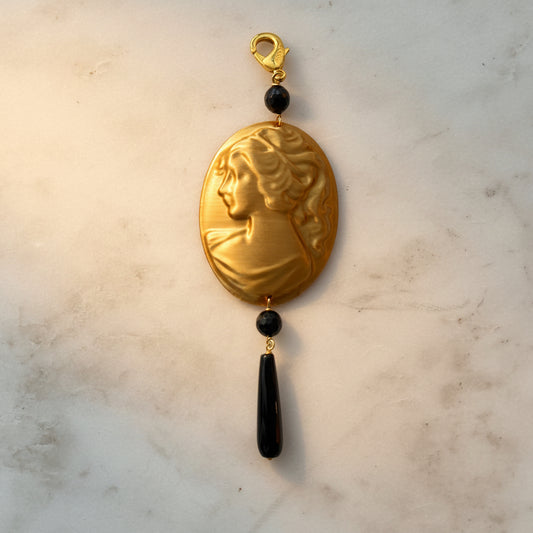Dije cameo dorado inspiración italiana 