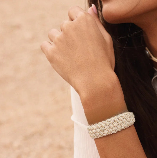 Pulsera Diyah – tejido sfifa statement · hecha a mano en Marruecos