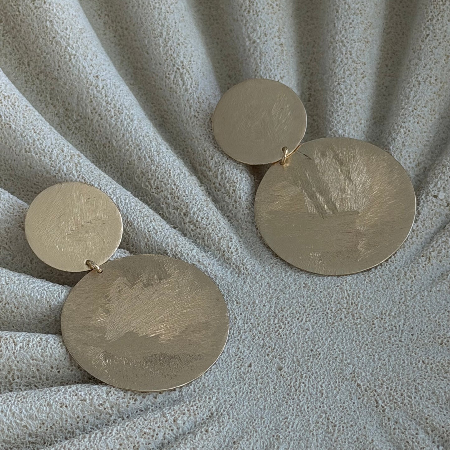 Aros Bianca | Baño de Oro 18K | Hechos en Brasil
