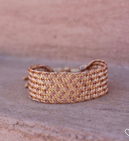 Pulsera Maxi Ania Nº2 Peach Copper en muñeca – Trovare Chile