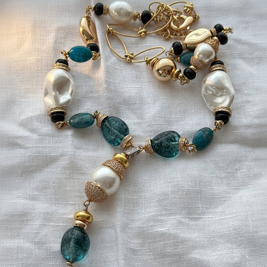 Collar largo perlas azul baño oro 