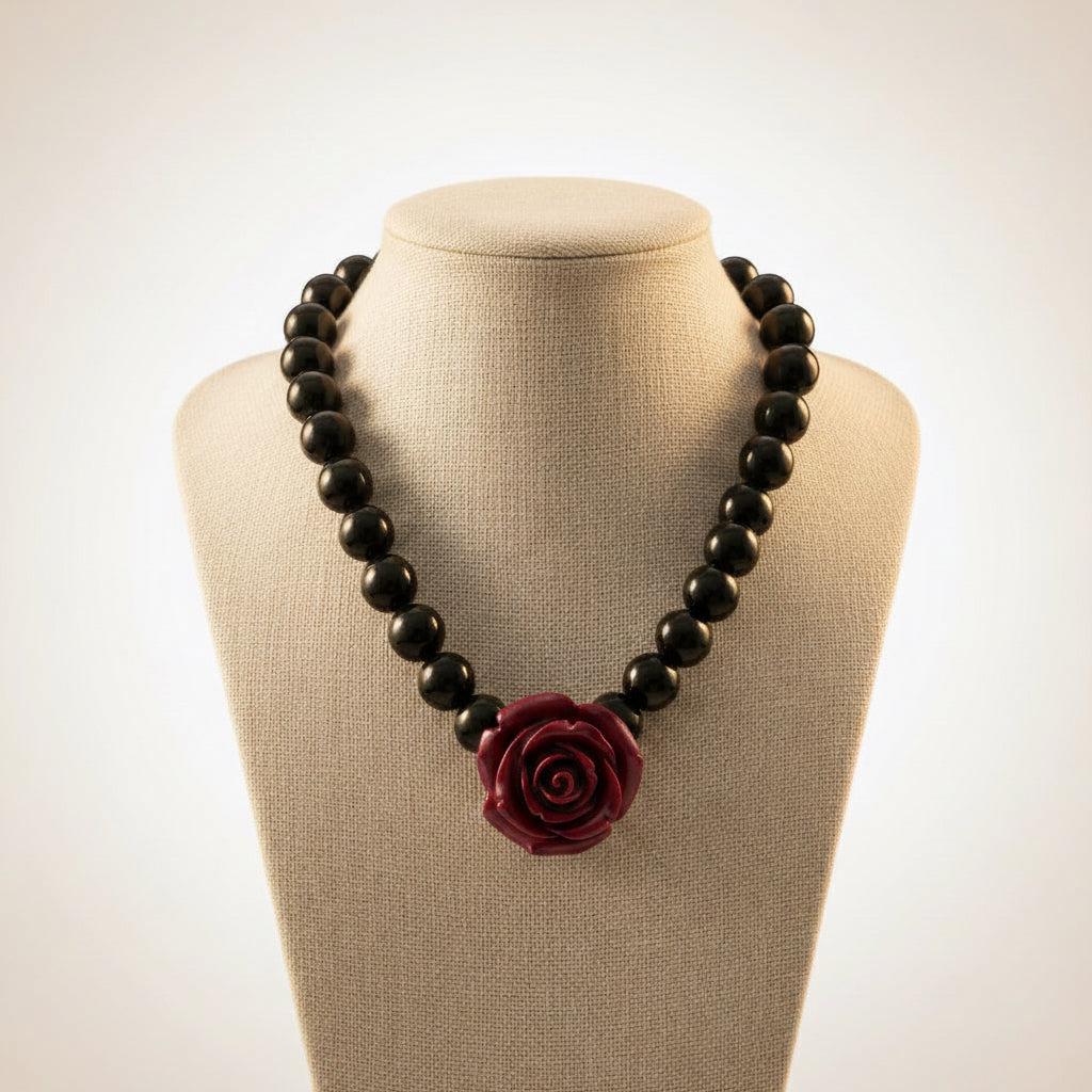Collar Camelia Burgundy Negro Resina