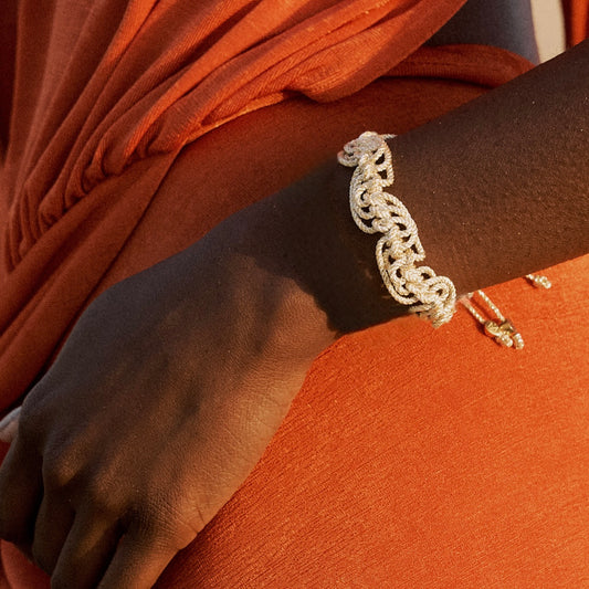 Pulsera Isina – sfifa calada en ondas · hecha a mano en Marruecos