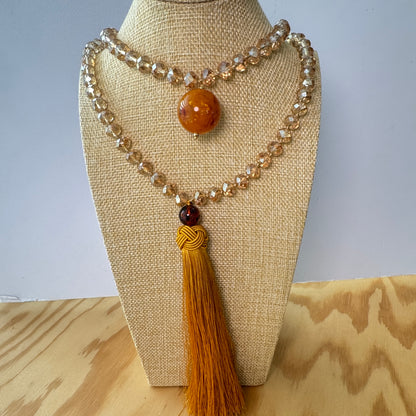 Collar Nappa Mostaza Cristales y Tassel  - Hecho en Italia